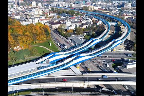 Passenger services began using a recently-completed elevated chord linking Kraków’s Zabłocie and Krzemionki stations with the December 10 timetable change.